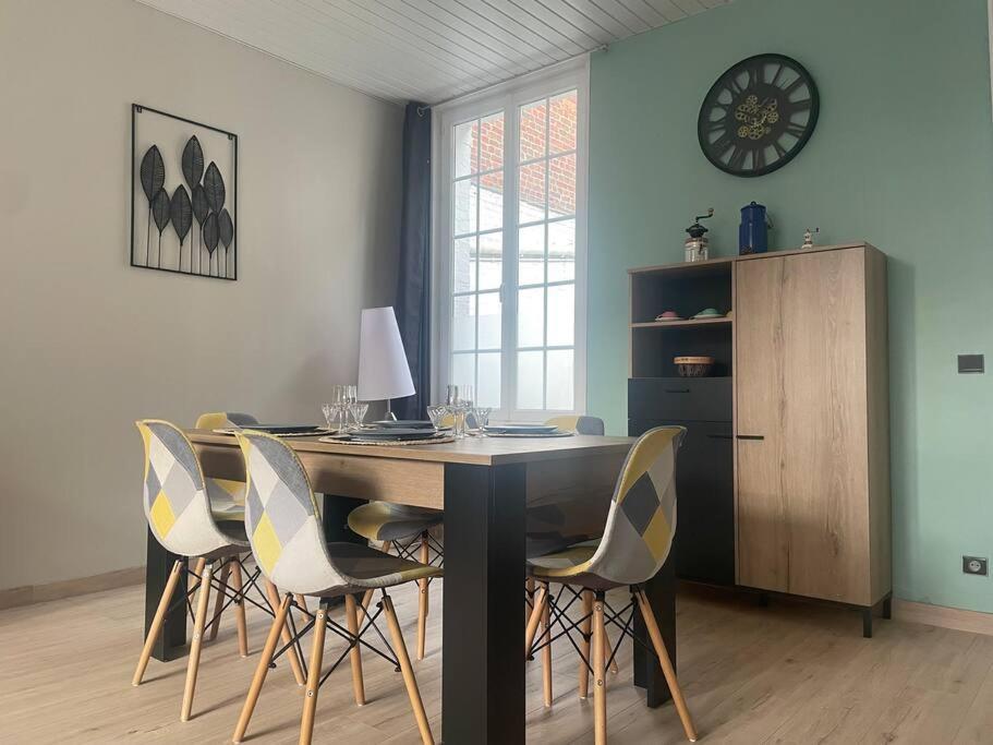 Maison A 2 Pas Du Centre Ville Peronne  Luaran gambar
